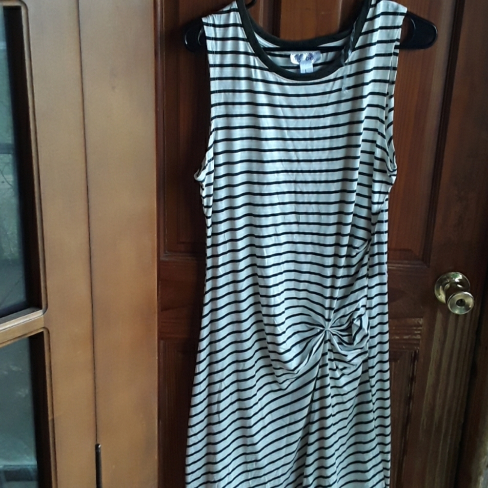 NWT  JUST  BE... SIDE CINCH DRESS  ( SIZE  LARGE